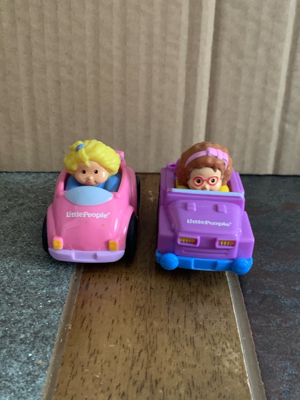 Fisher Price Little People Wheelies Sarah Lynn & Maggie Play Car Toy
